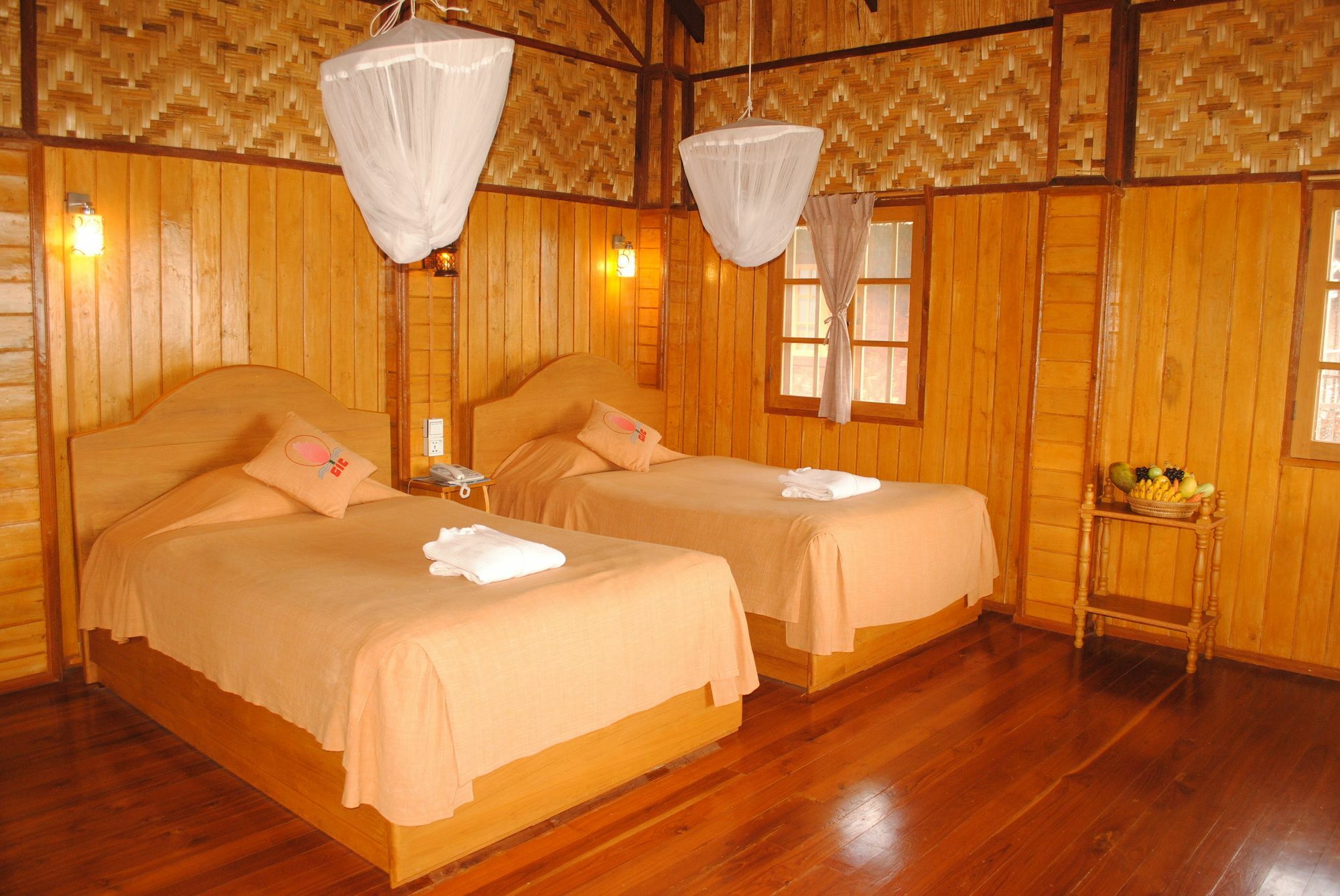 Golden Island Cottages Thale U Hotel Ywama Exteriör bild