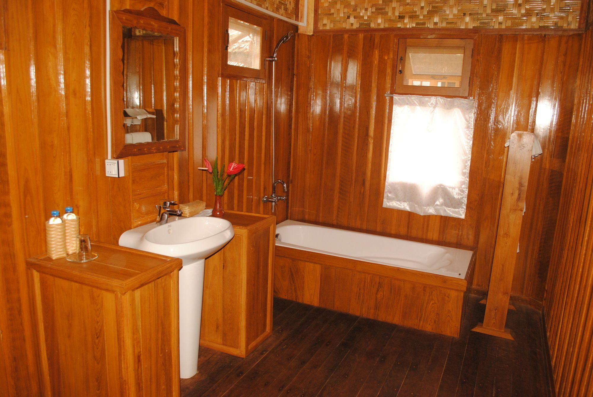 Golden Island Cottages Thale U Hotel Ywama Exteriör bild
