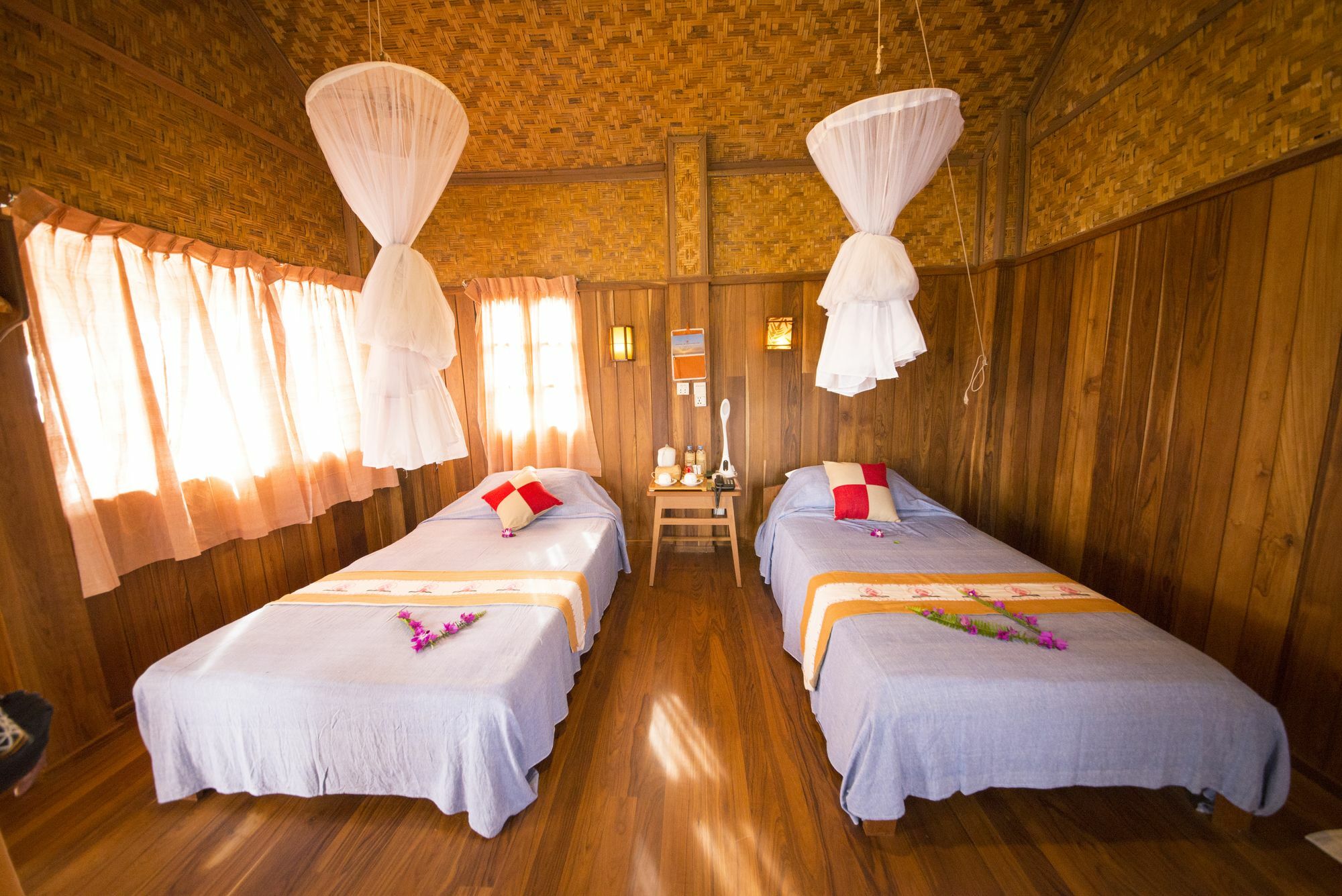 Golden Island Cottages Thale U Hotel Ywama Exteriör bild