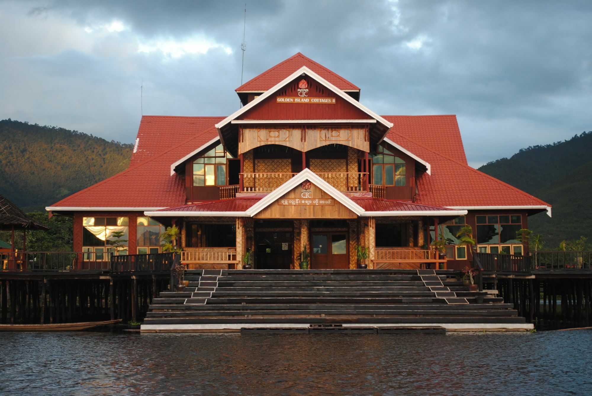 Golden Island Cottages Thale U Hotel Ywama Exteriör bild